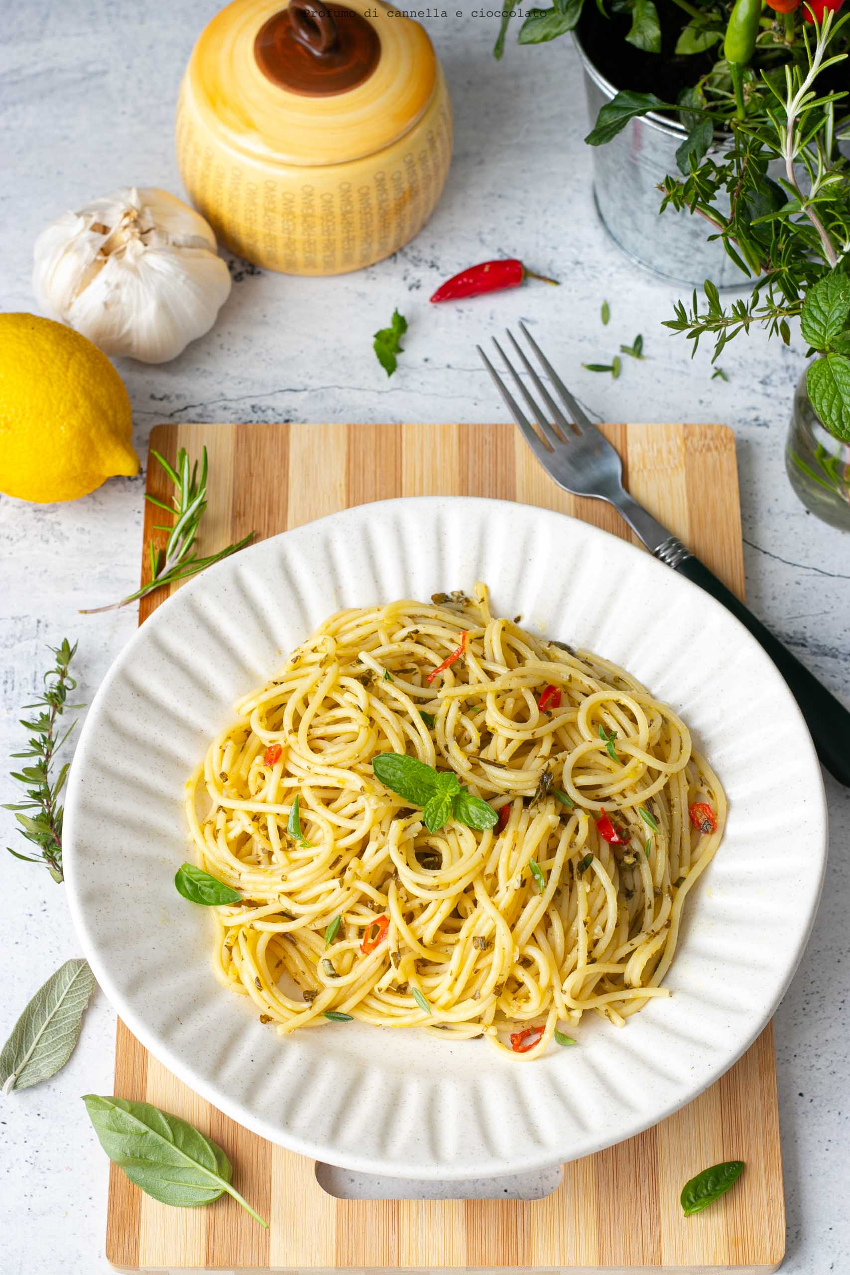 Spaghetti con erbe aromatiche