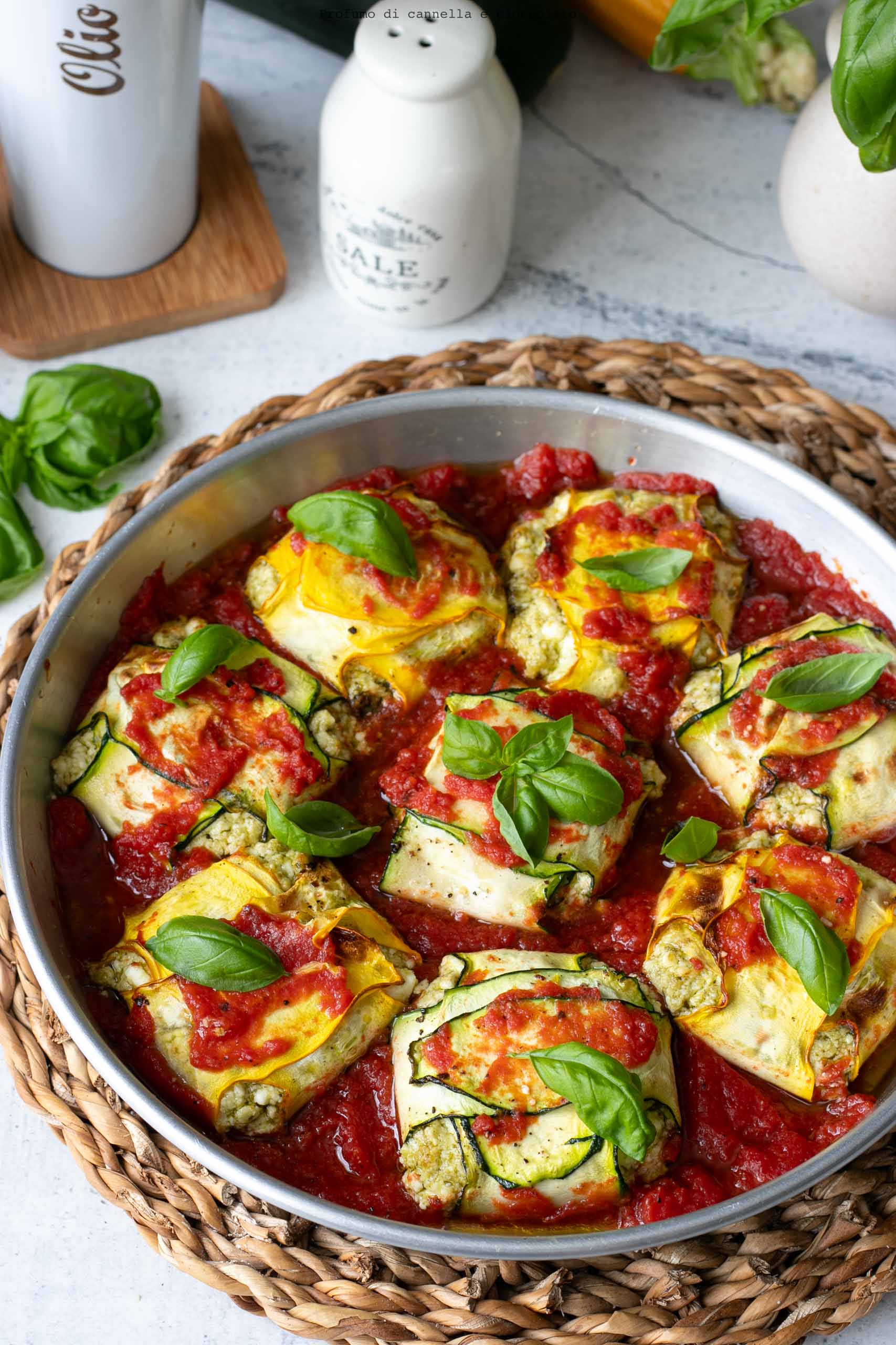 Involtini di zucchine con feta e pesto Involtini di zucchine con feta e pesto
