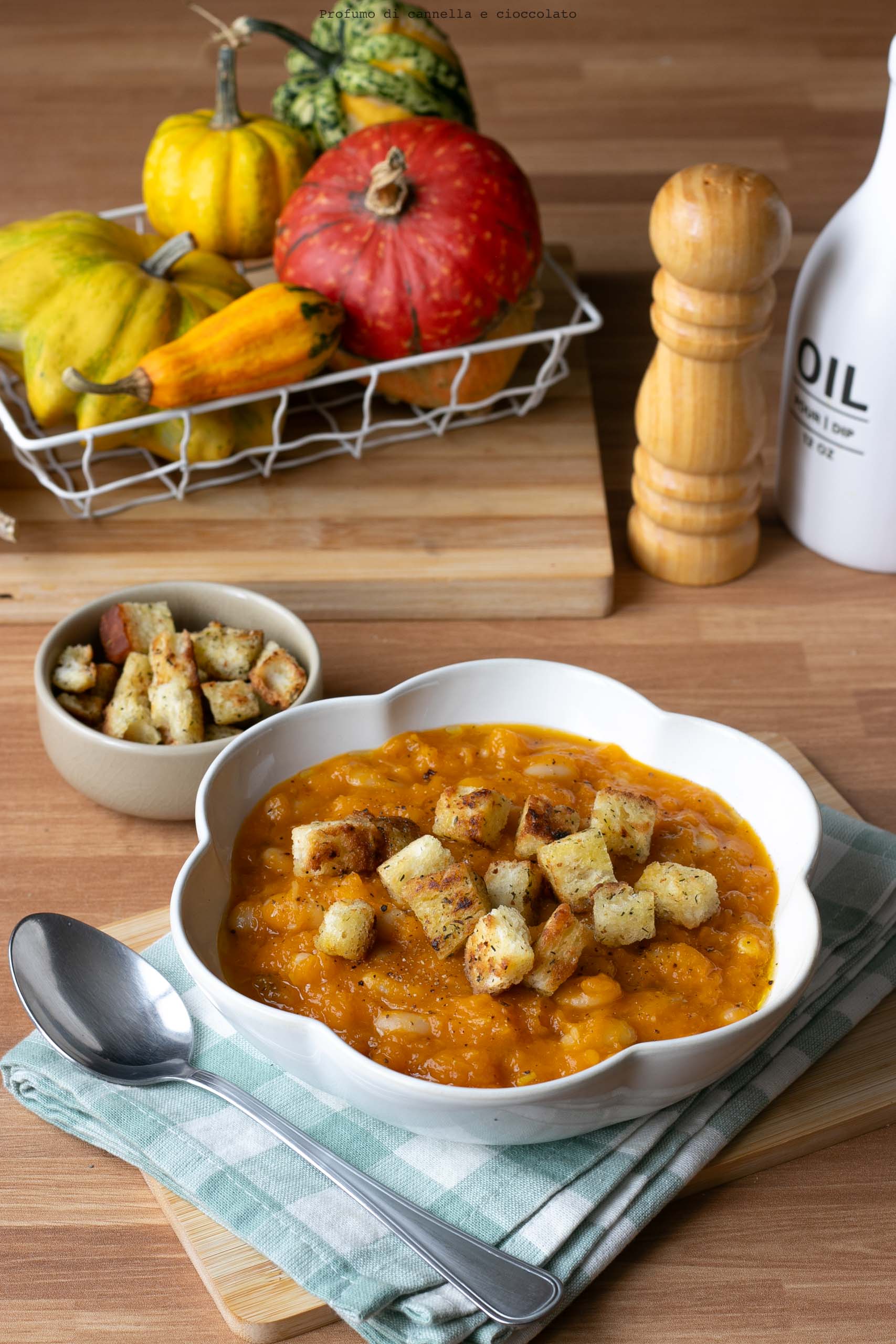 Zuppa di zucca e fagioli