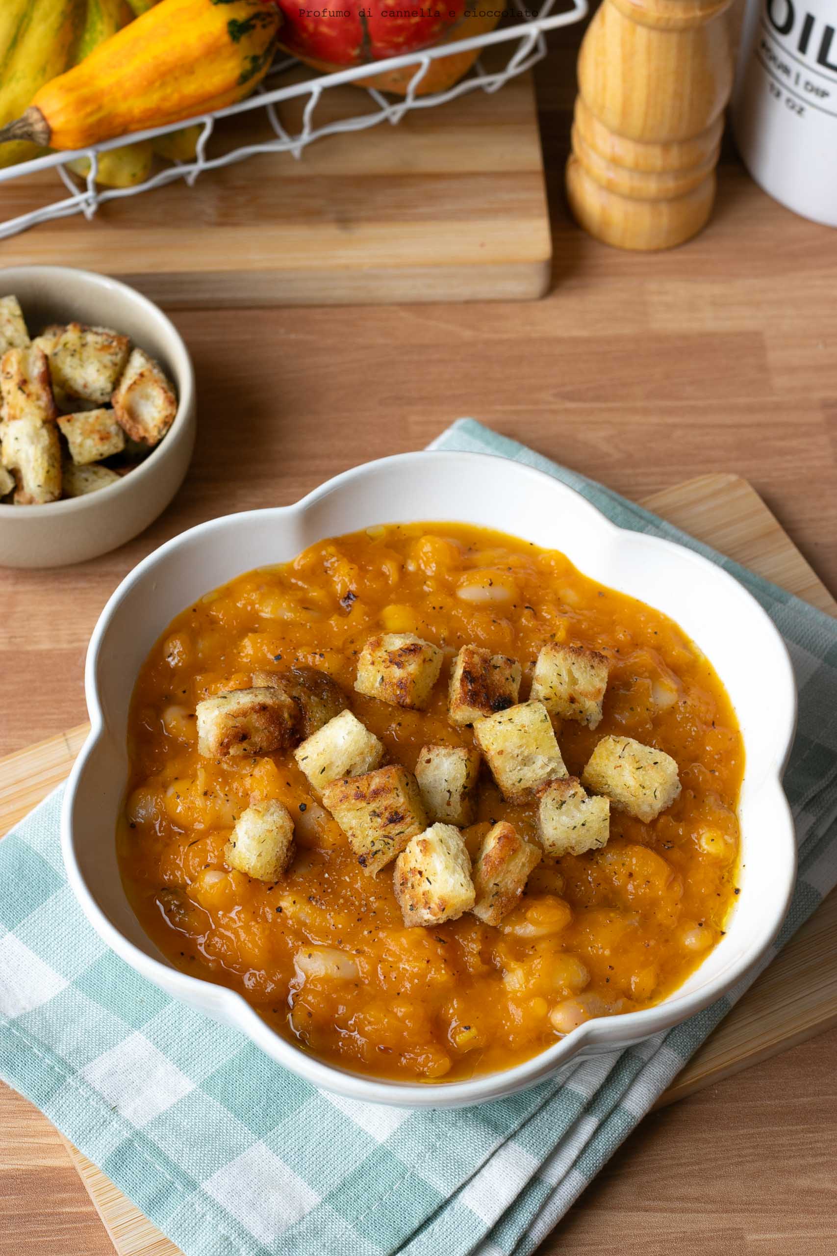 Zuppa di zucca e fagioli 