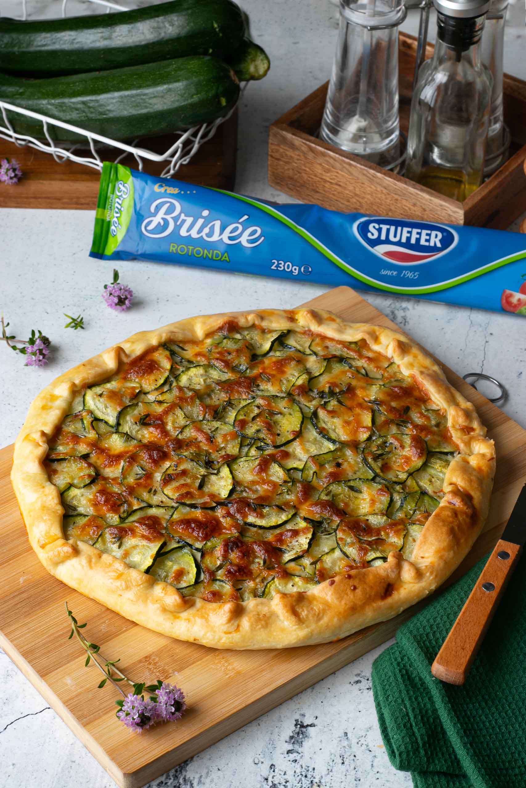 Torta salata con zucchine prosciutto e formaggio