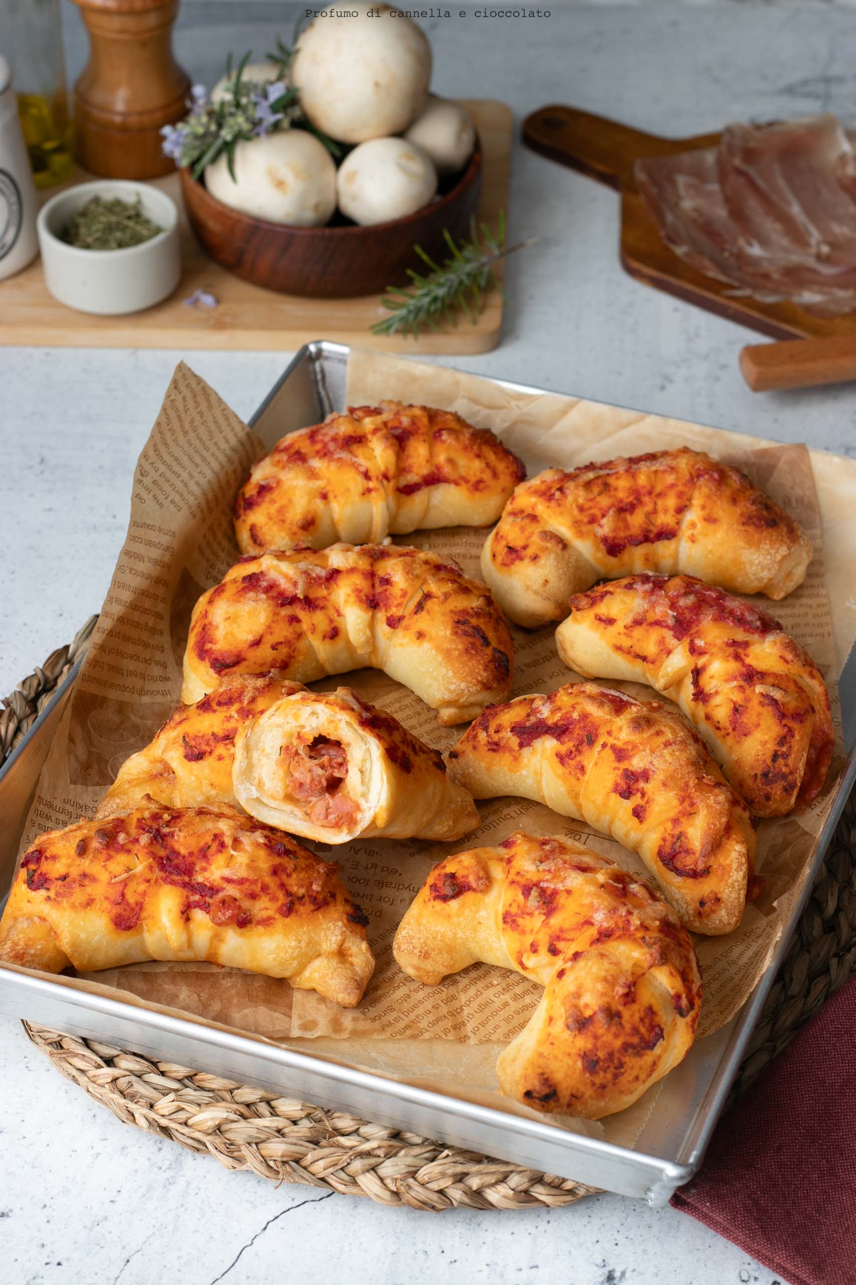 Cornetti salati alla pizzaiola Cornetti salati alla pizzaiola