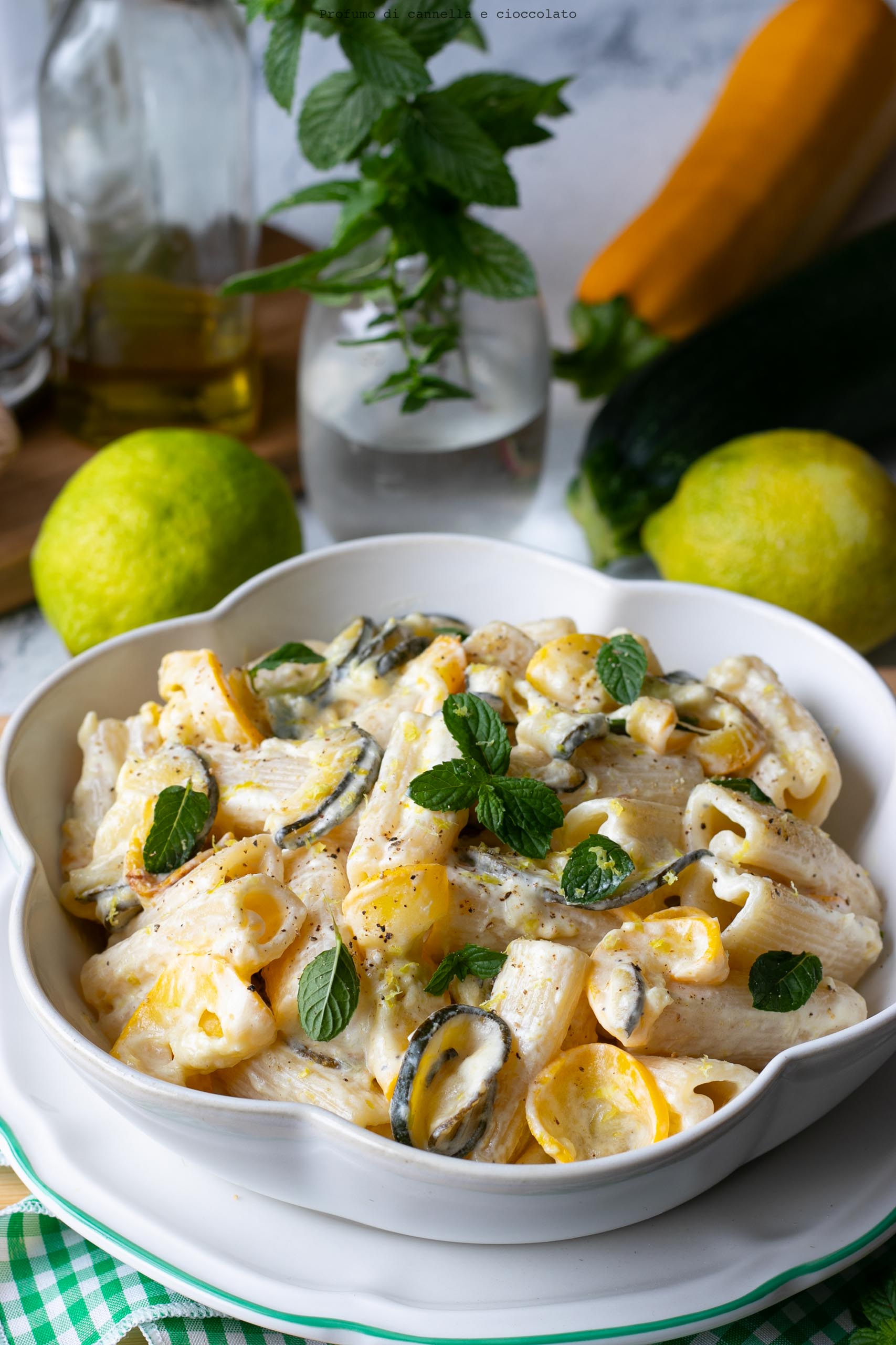 Pasta alle zucchine formaggio spalmabili limone e menta
