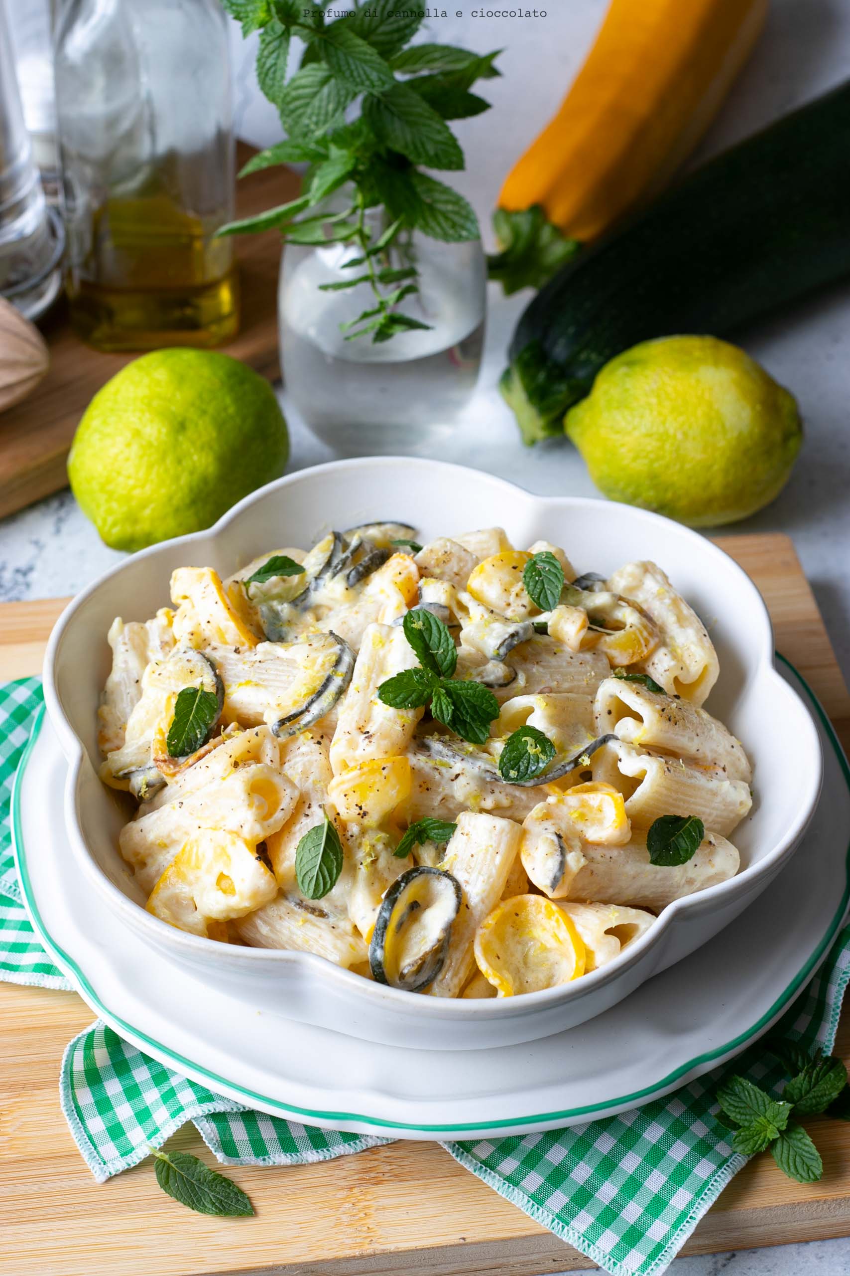 Pasta alle zucchine formaggio spalmabili limone e menta