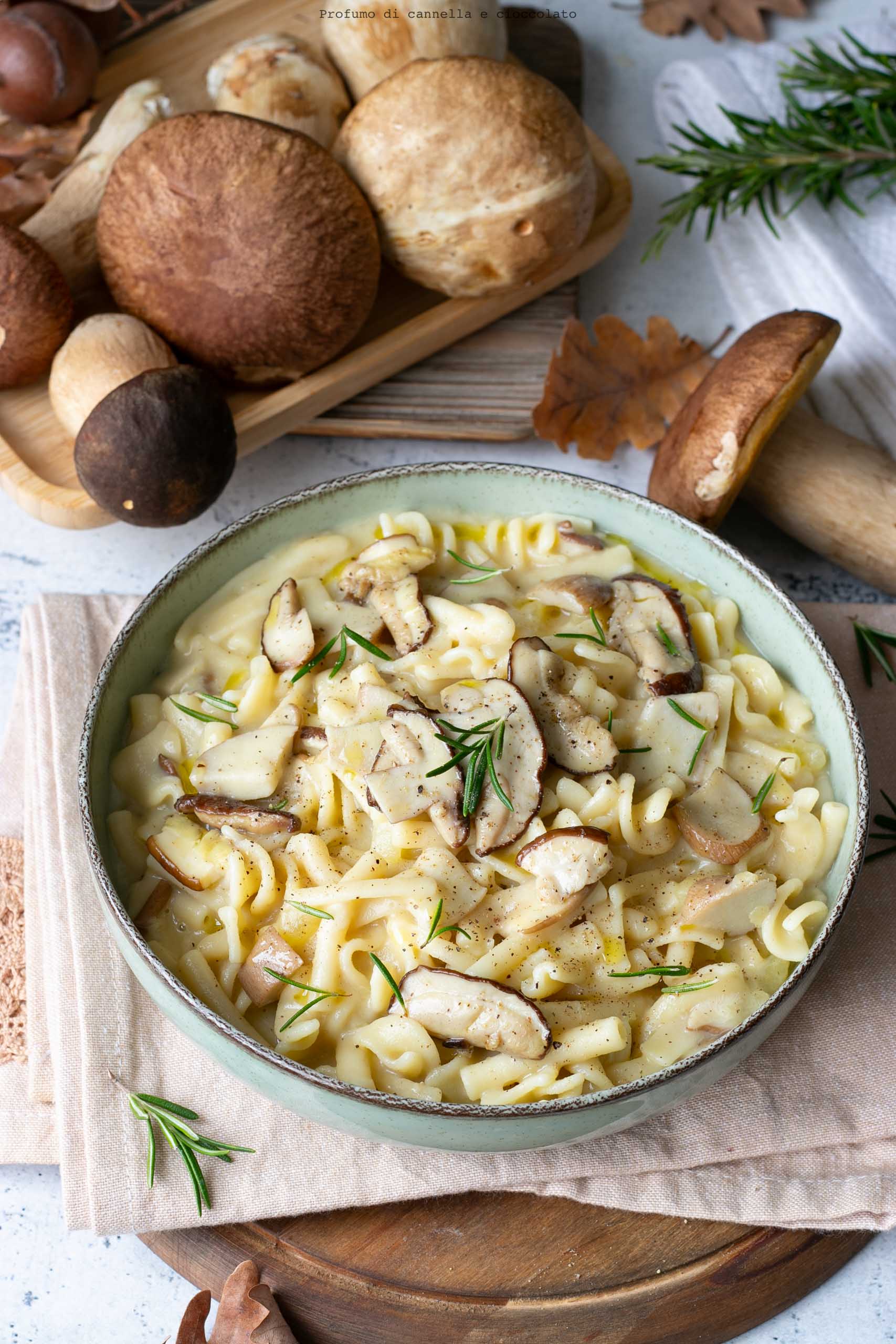 Pasta tutto in una pentola patate porcini e provola Pasta tutto in una pentola patate porcini e provola