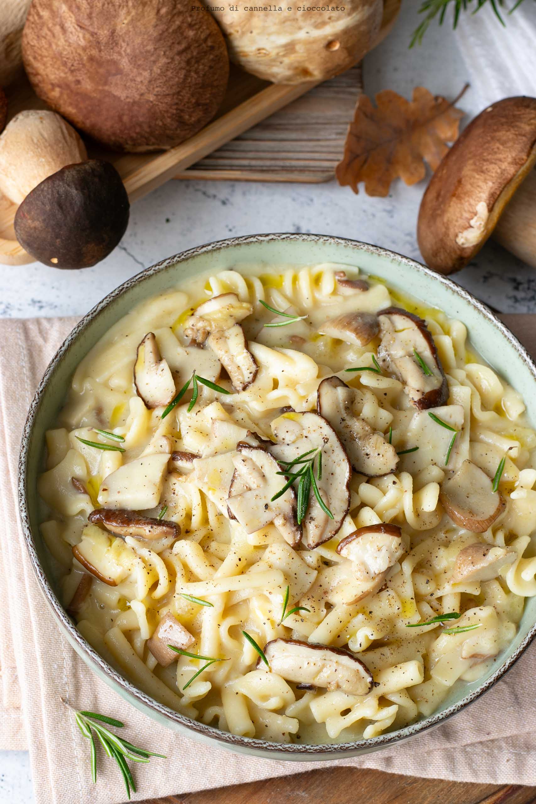 Pasta tutto in una pentola patate porcini e provola Pasta tutto in una pentola patate porcini e provola