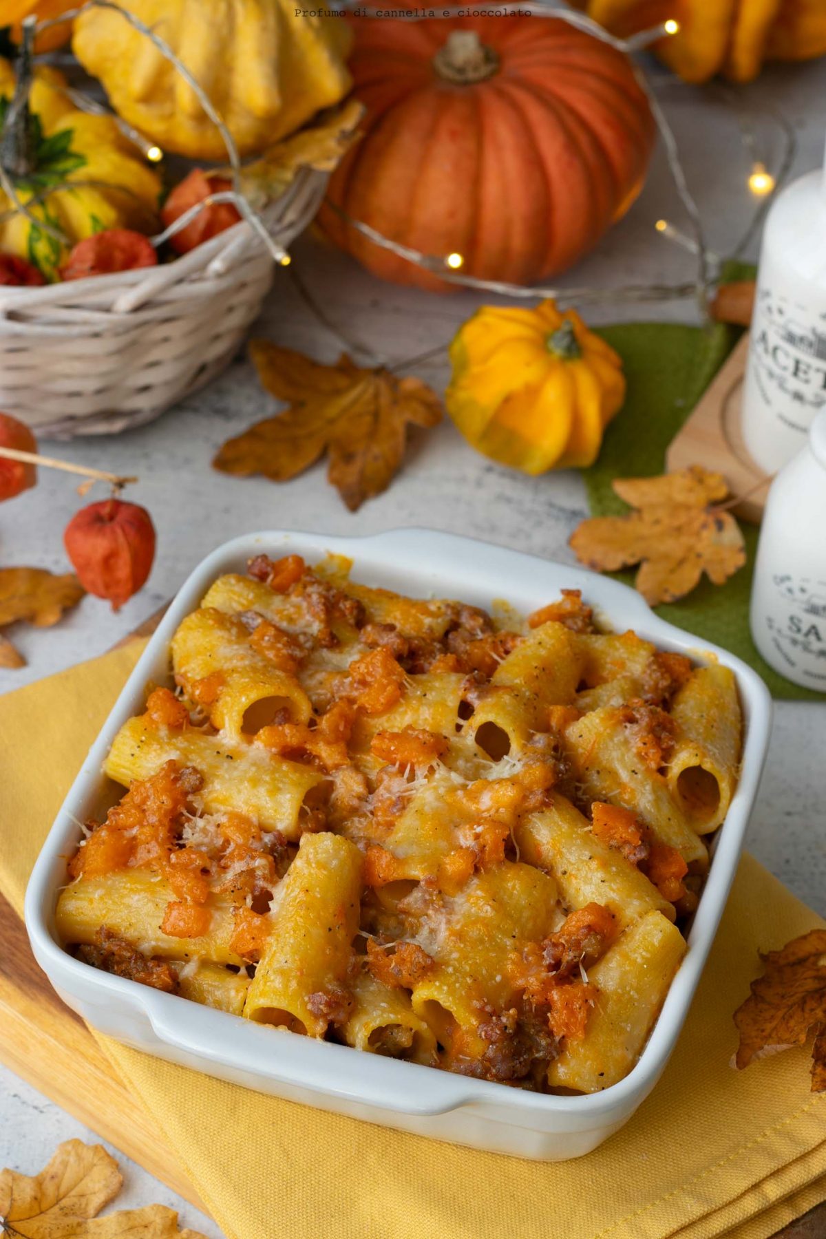 Pasta al forno taleggio zucca e salsiccia Pasta al forno taleggio zucca e salsiccia