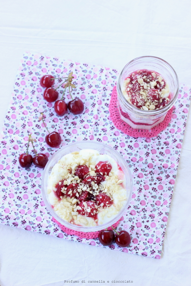 Mousse allo yogurt greco e ricotta con ciliegie (5)