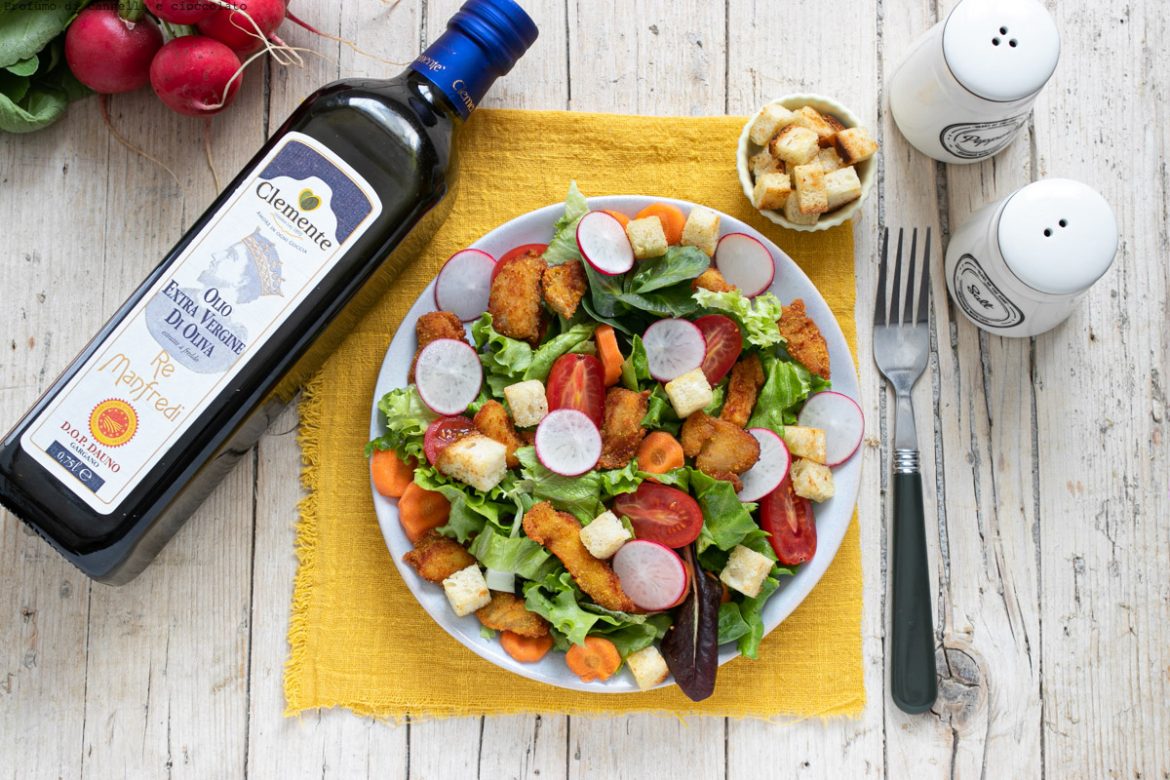 Insalata estiva con pollo croccante | Profumo di Cannella e Cioccolato
