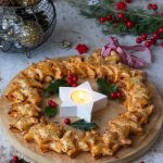 Corona di Natale di pasta sfoglia salata
