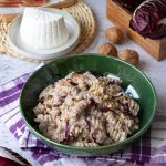 Pasta con pesto di radicchio speck e noci
